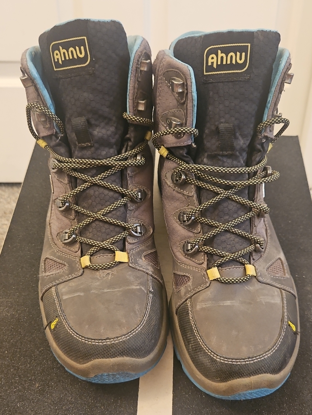Ahnu Sugarpine Mid Waterproof Hiking Boot Leather Vibram Women US 10.5 EU 41.5